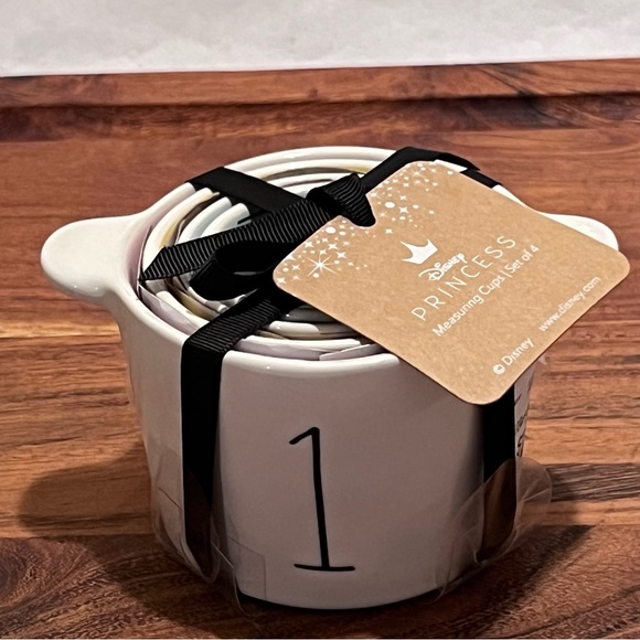 Rae Dunn Disney Princess Set of 4 Ceramic Measuring Cups - Picture 4 of 17